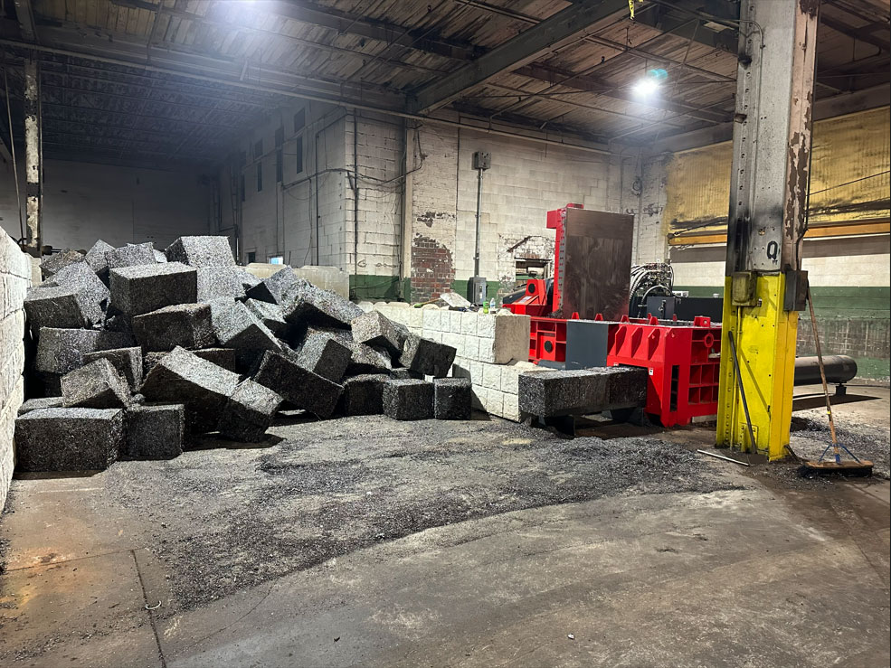 Enfardadeira de chapa met&aacute;lica AMB-L2014-250